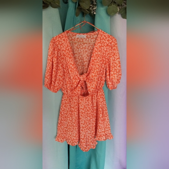 Urban Outfitters Romper - Picture 3 of 5